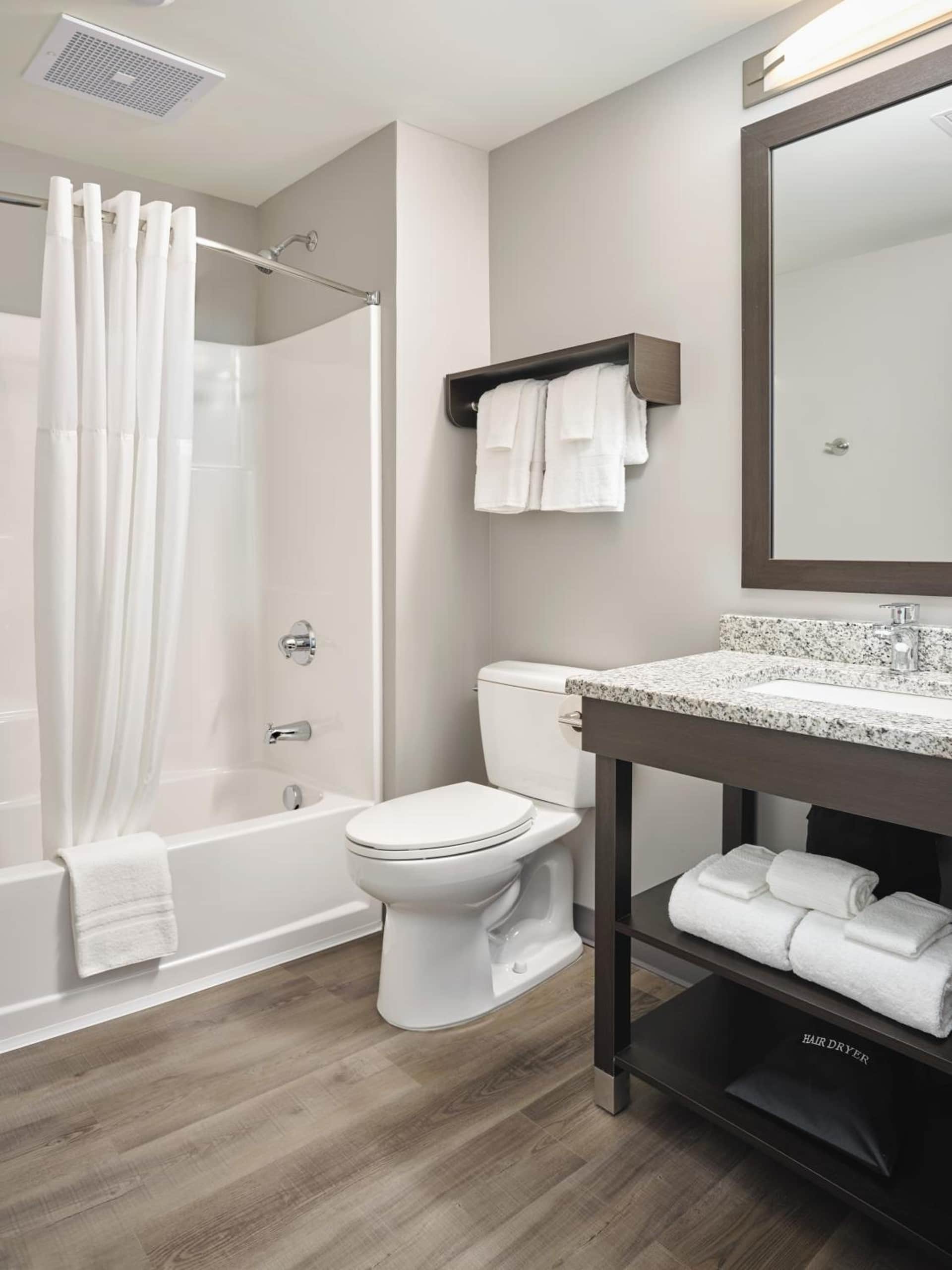 stayAPT Suites LaGrange
