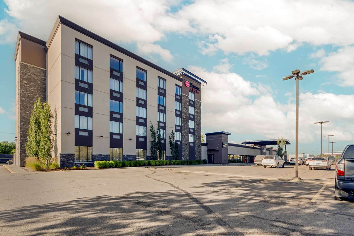Best Western Premier Denham Inn & Suites