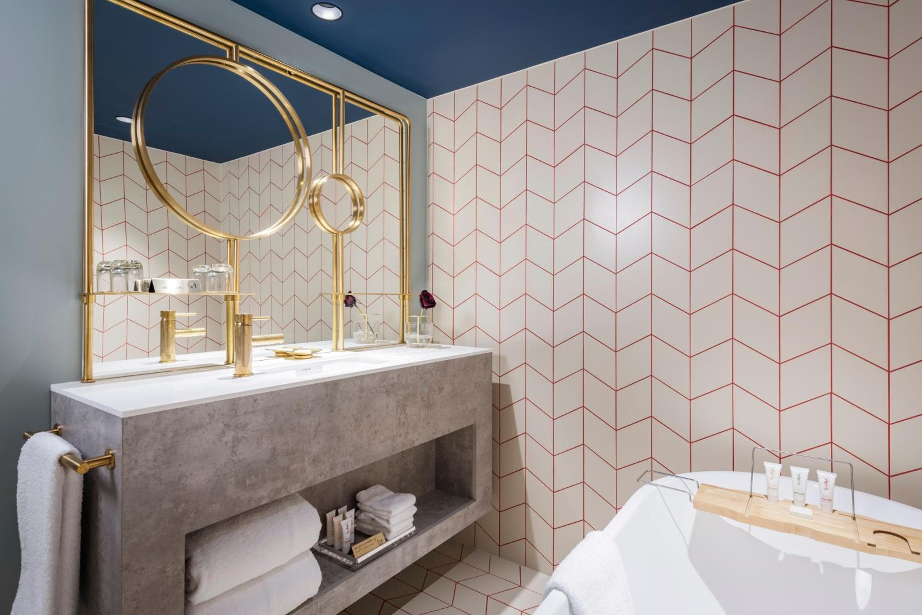 Naumi Auckland Airport