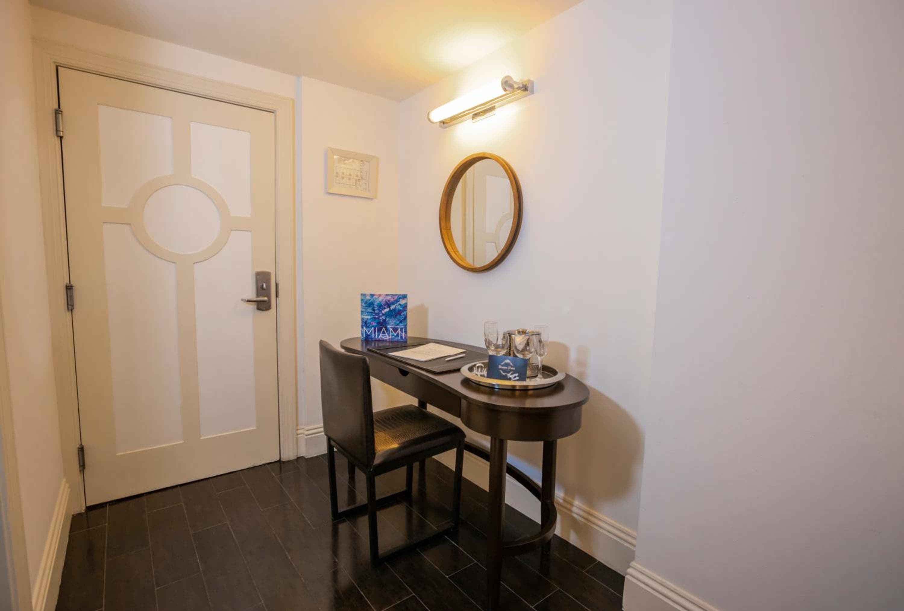 Riviera Suites South Beach