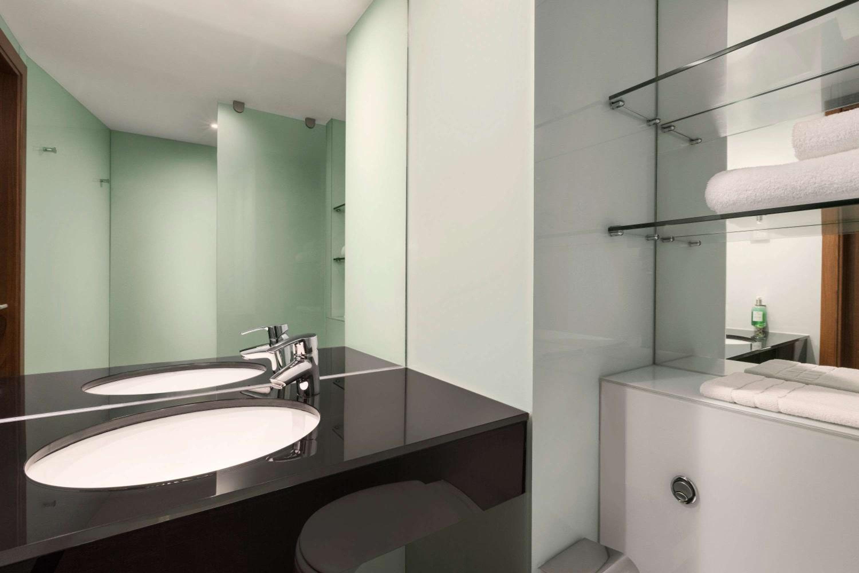 Ramada Encore by Wyndham, Leicester City Centre