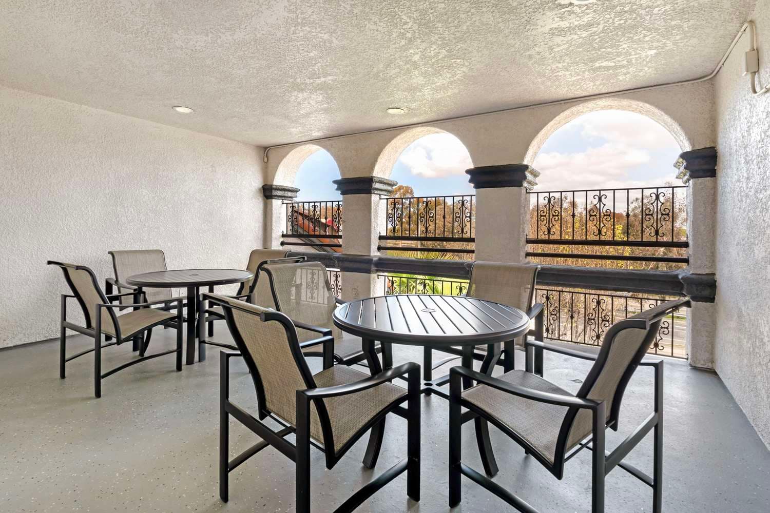 Best Western Plus Newport Mesa Inn