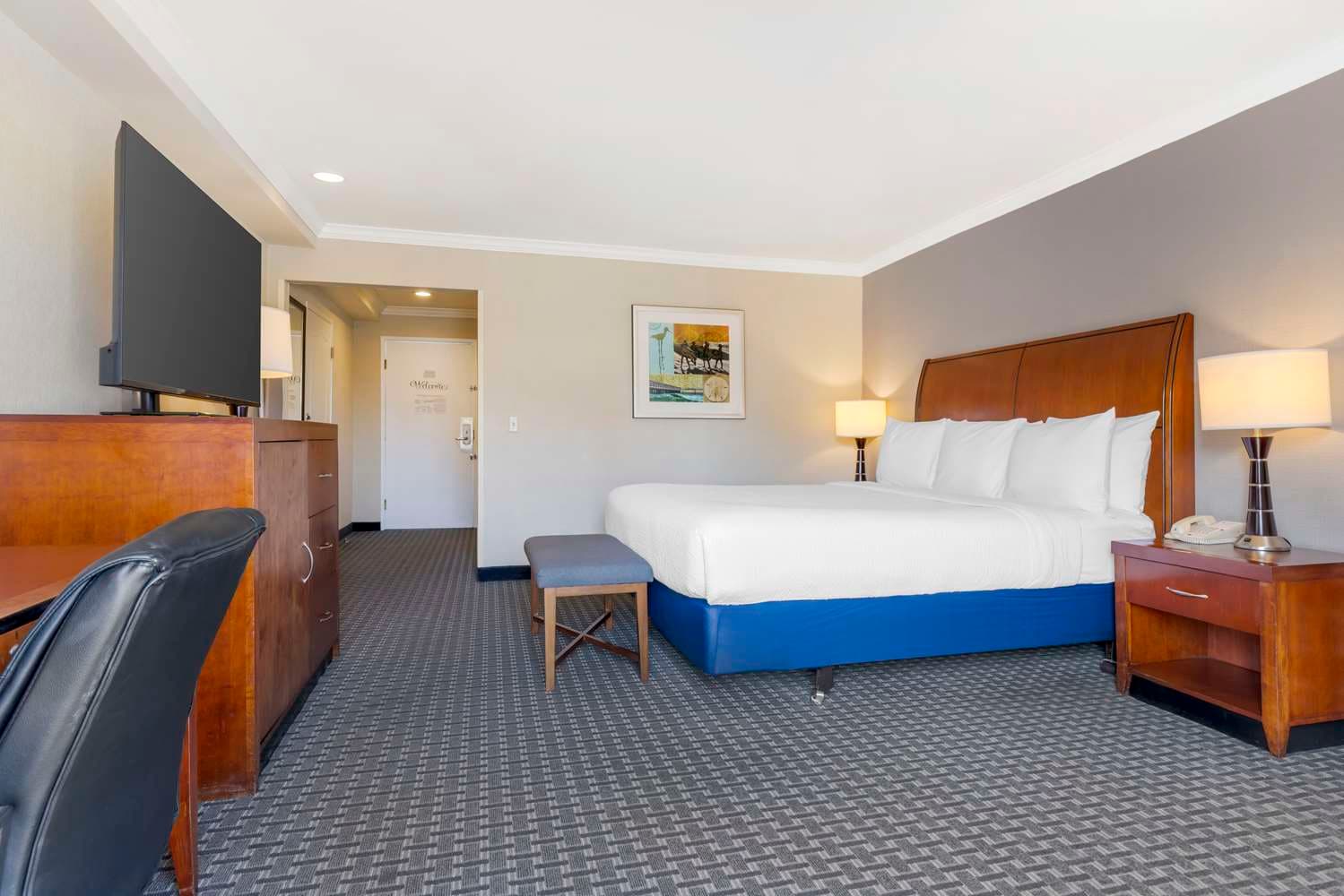 Best Western Plus Marina Shores Hotel