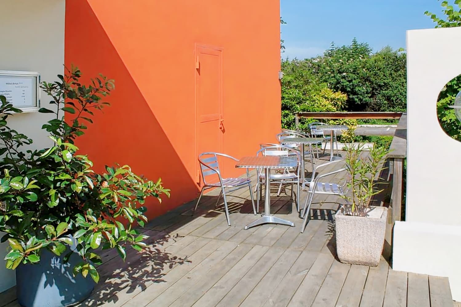 Adonis Lyon Est Artys Hotel