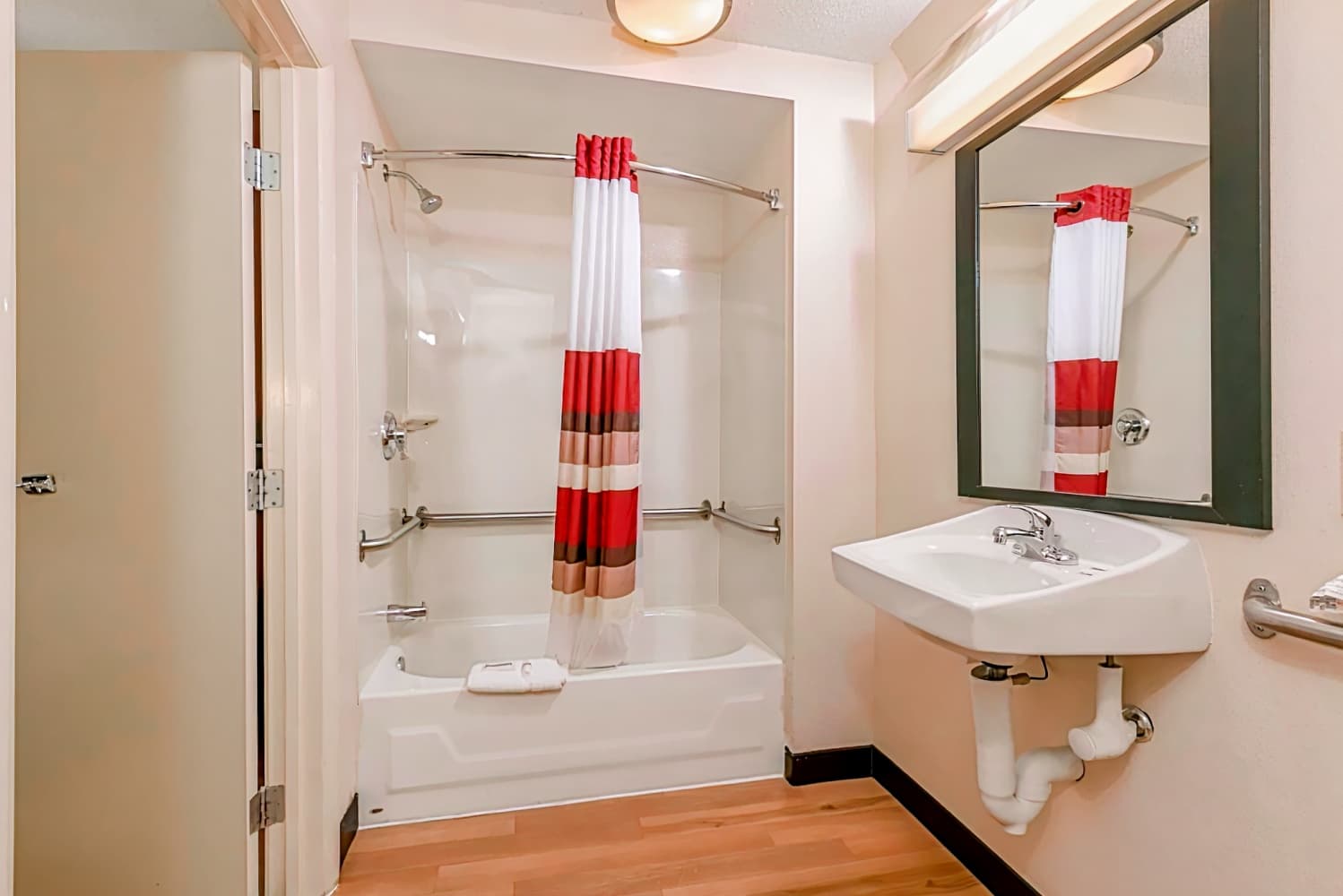 Red Roof PLUS+ San Francisco Airport