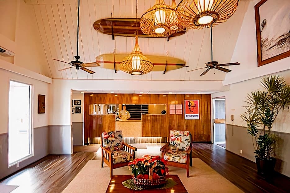 Pacific Marina Inn Airport Hotel