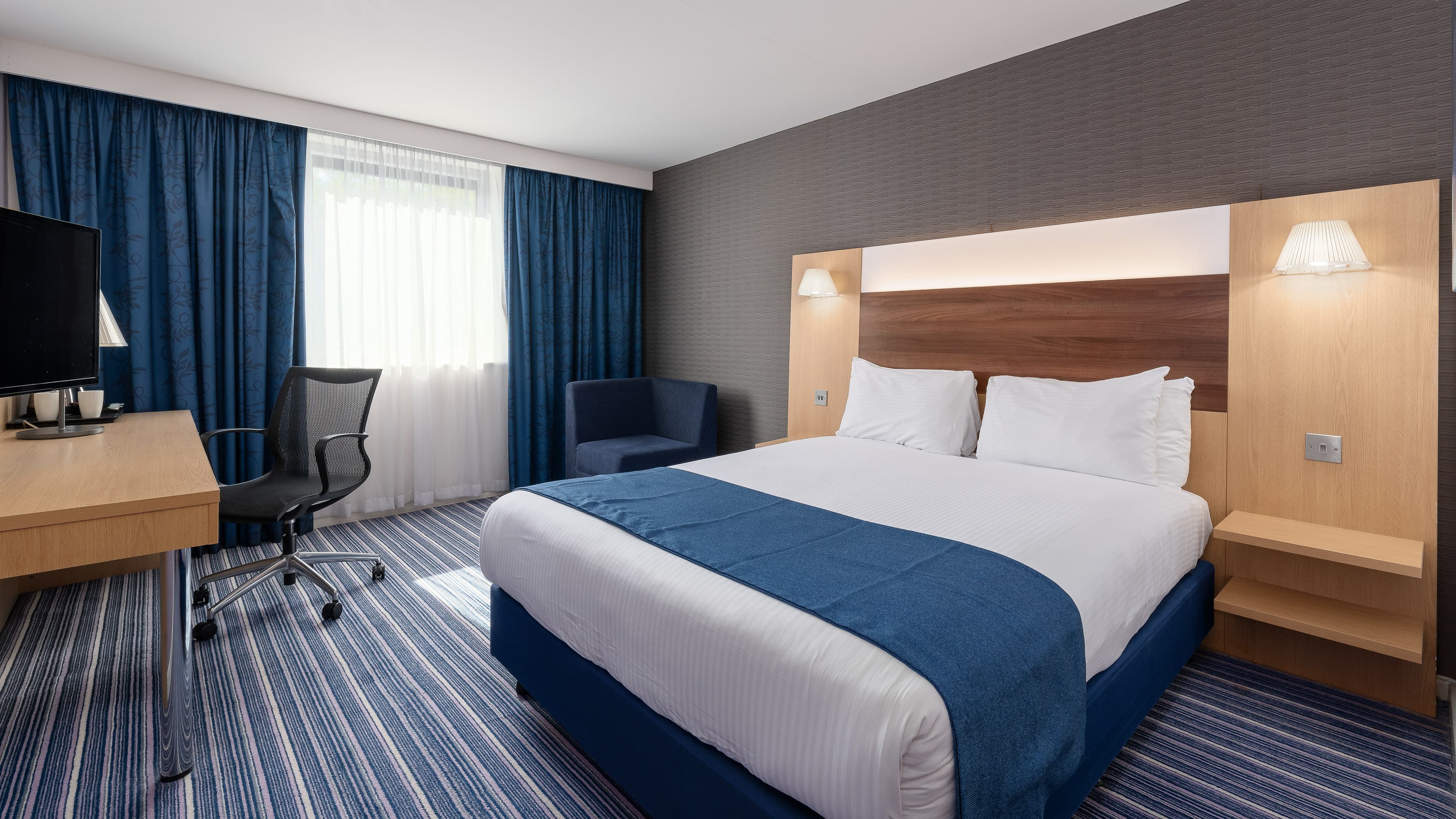 Holiday Inn Express Leigh - Sports Village, an IHG Hotel