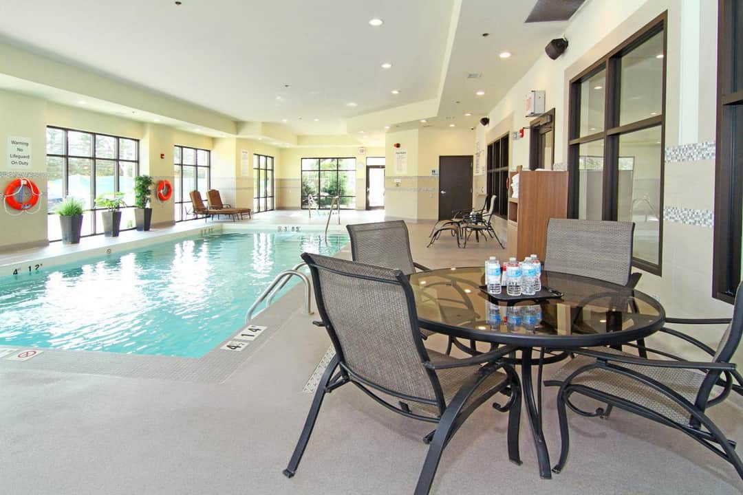 Holiday Inn Express & Suites Calgary University
