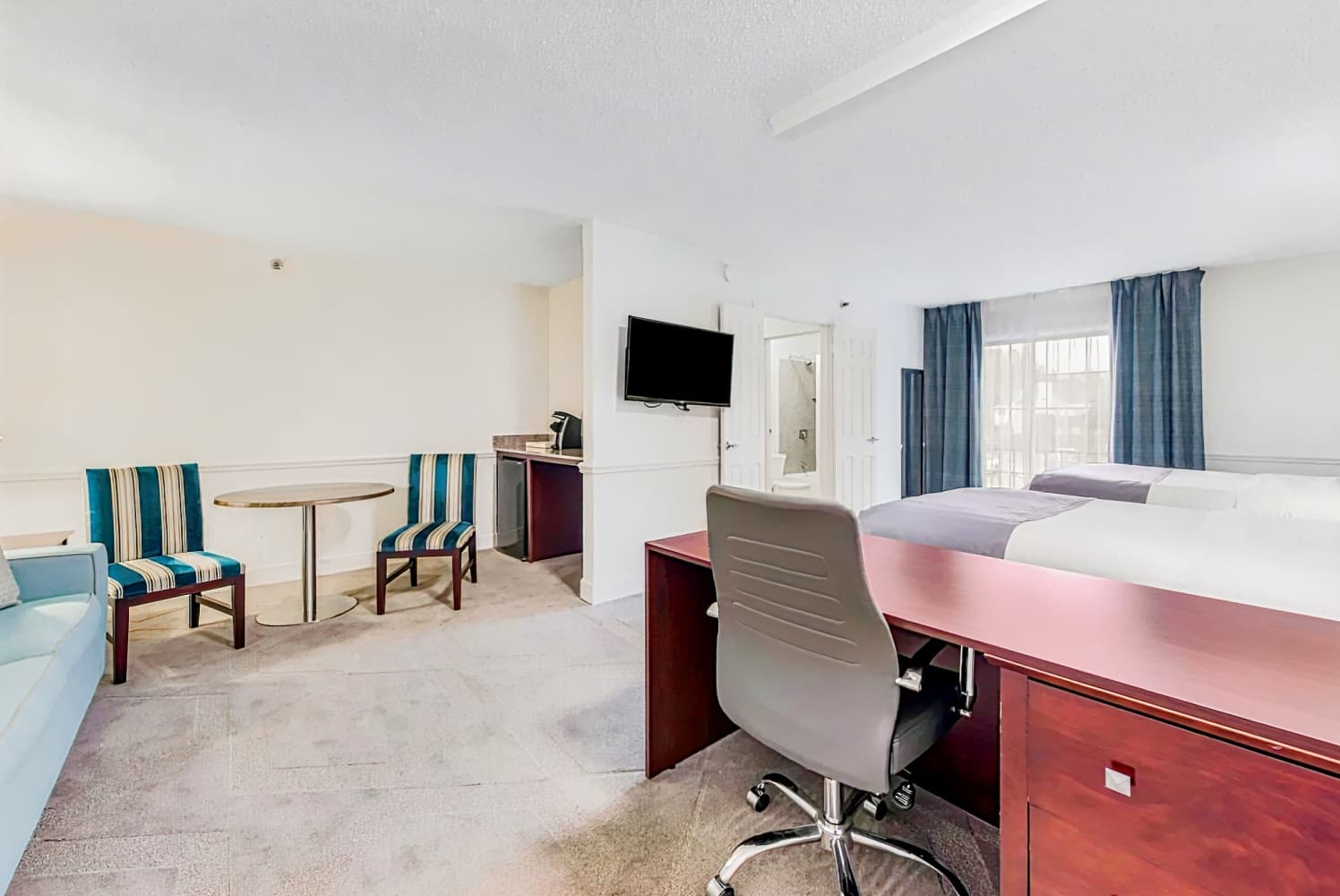 The Blu Hotel, Ascend Hotel Collection