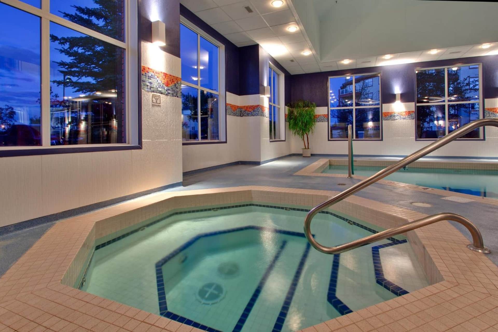 Holiday Inn Express & Suites, Calgary South McLeod Trail