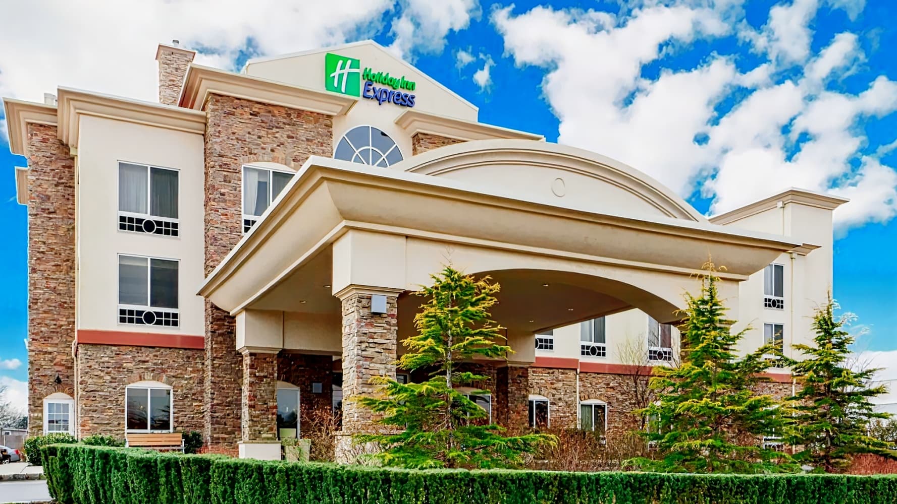 Holiday Inn Express Hotel & Suites East End