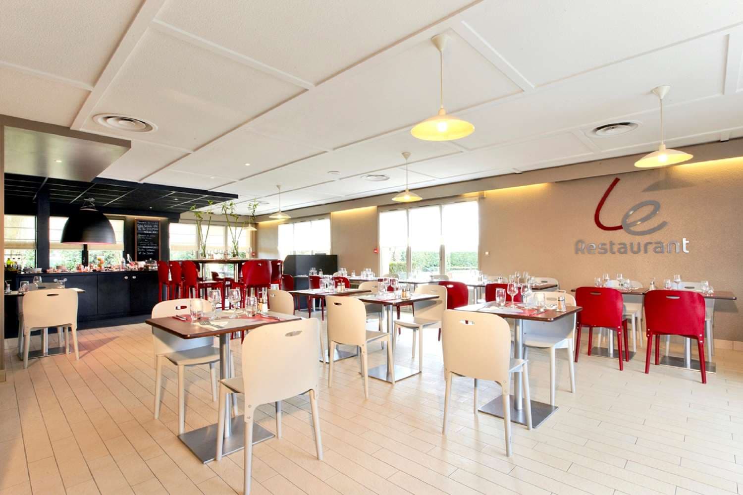 Campanile Versailles Buc