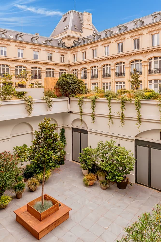 Crowne Plaza Paris République, an IHG Hotel