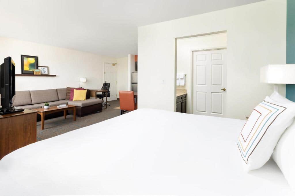 Residence Inn by Marriott Des Moines West at Jordan Creek Town Center