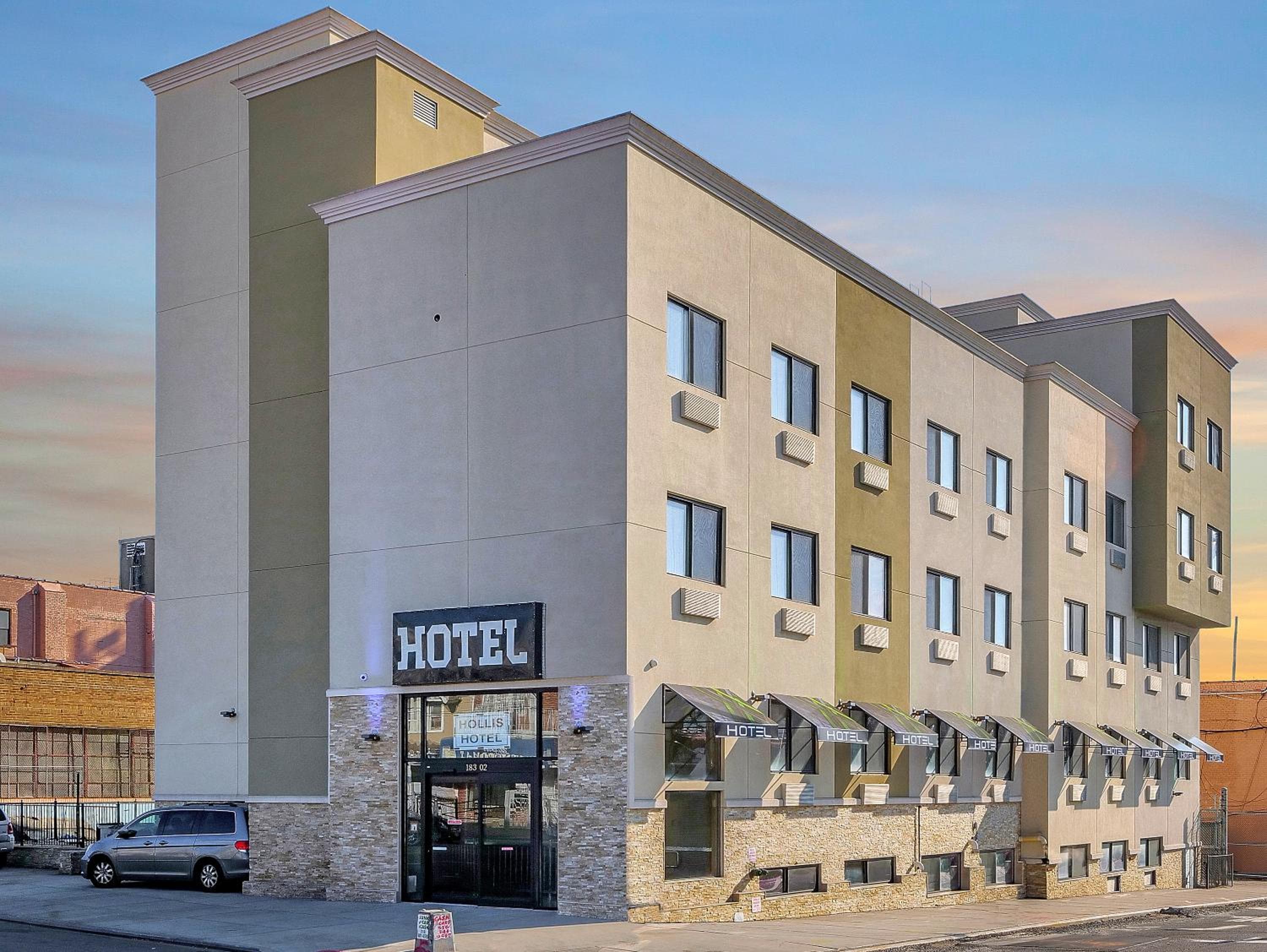 Hotel Pergola Jamaica JFK