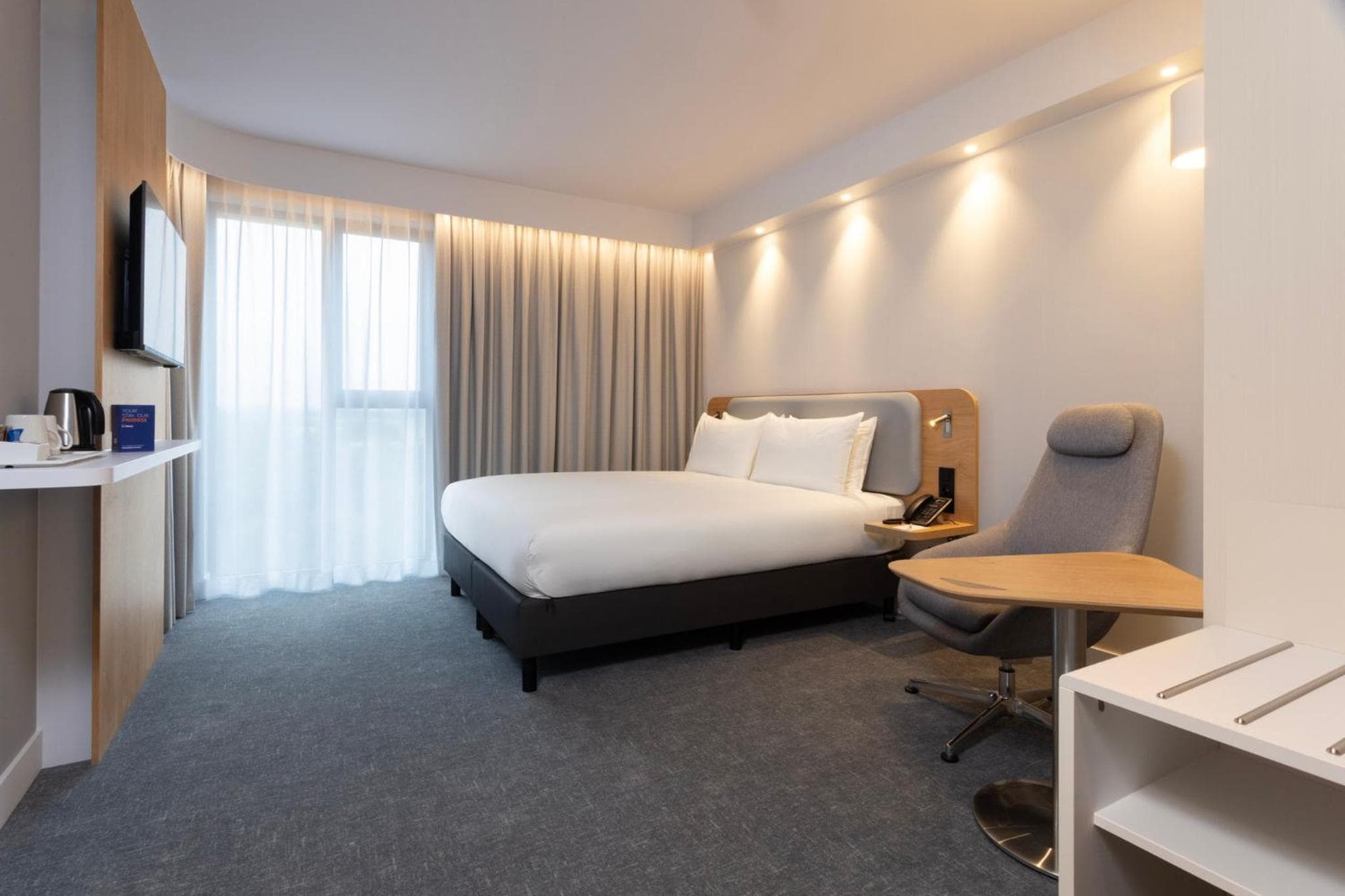 Holiday Inn Express Brussels - Airport by IHG