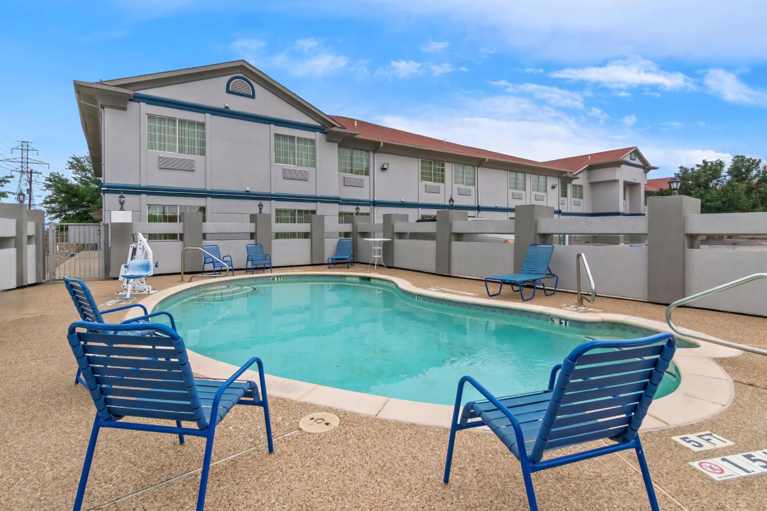SureStay Plus by Best Western Fort Worth Benbrook