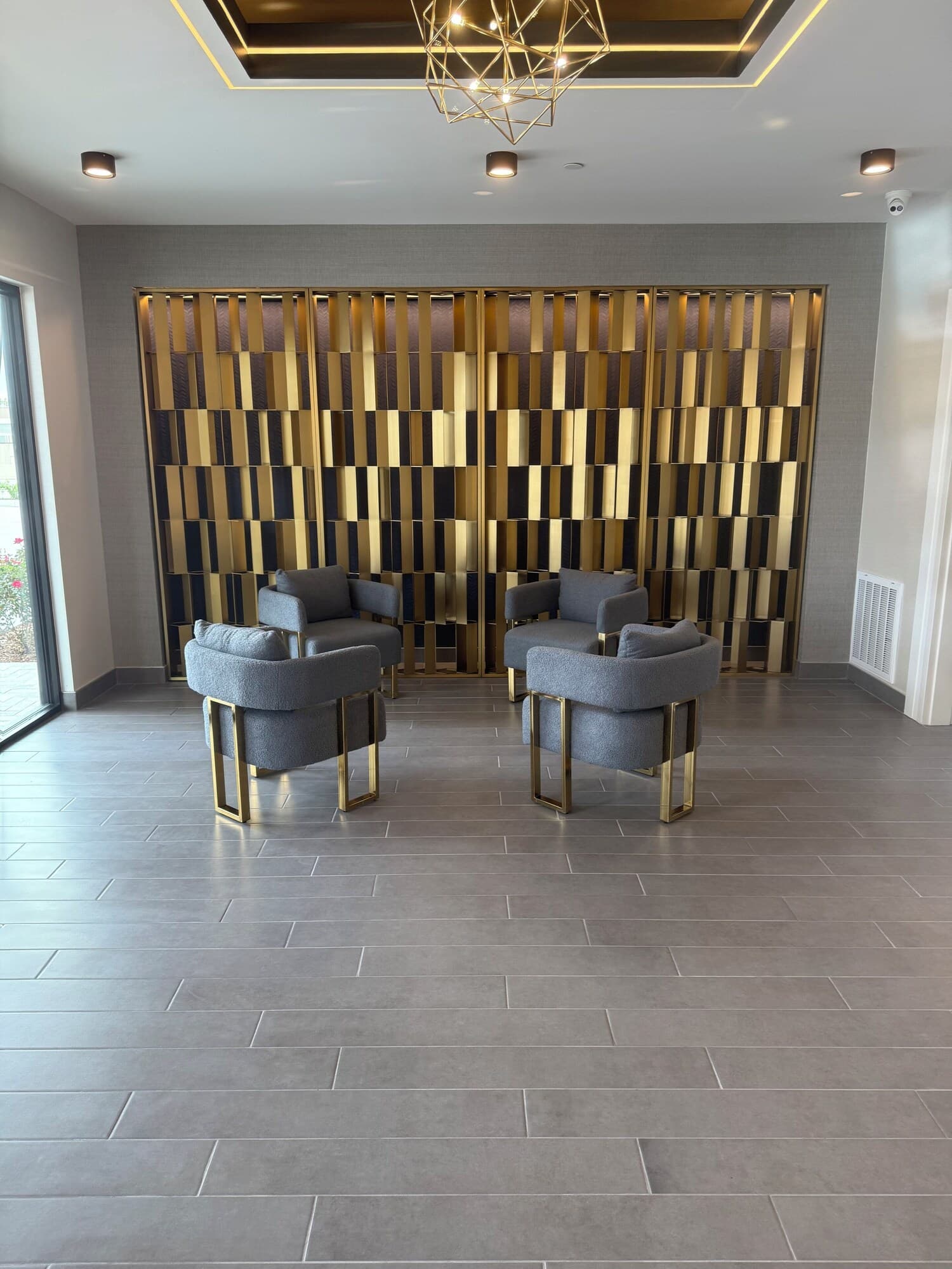 Palace Inn Blue 290 W 43rd & Bingle Rd