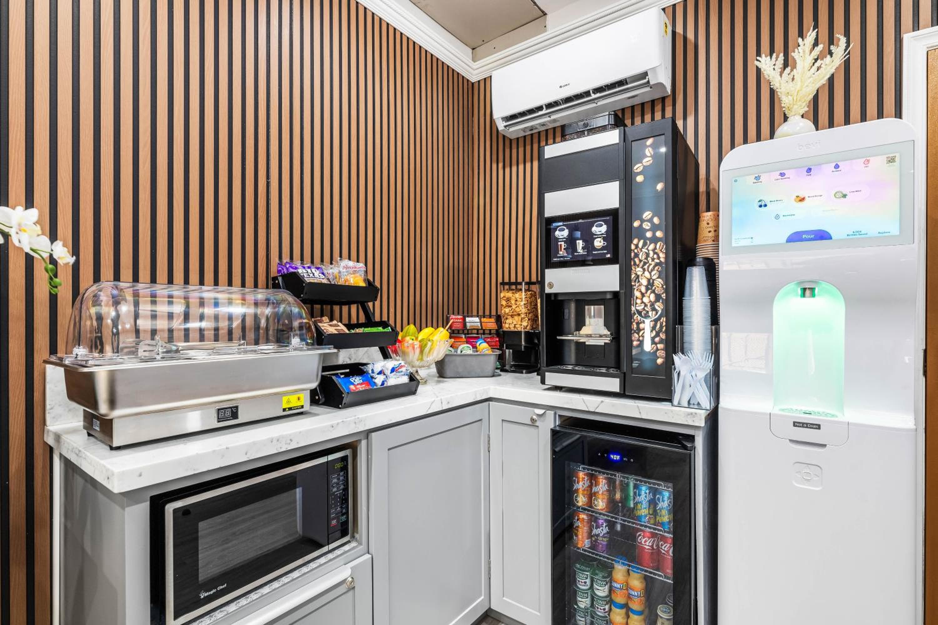 Lumea by the Sea Long Beach Convention Center