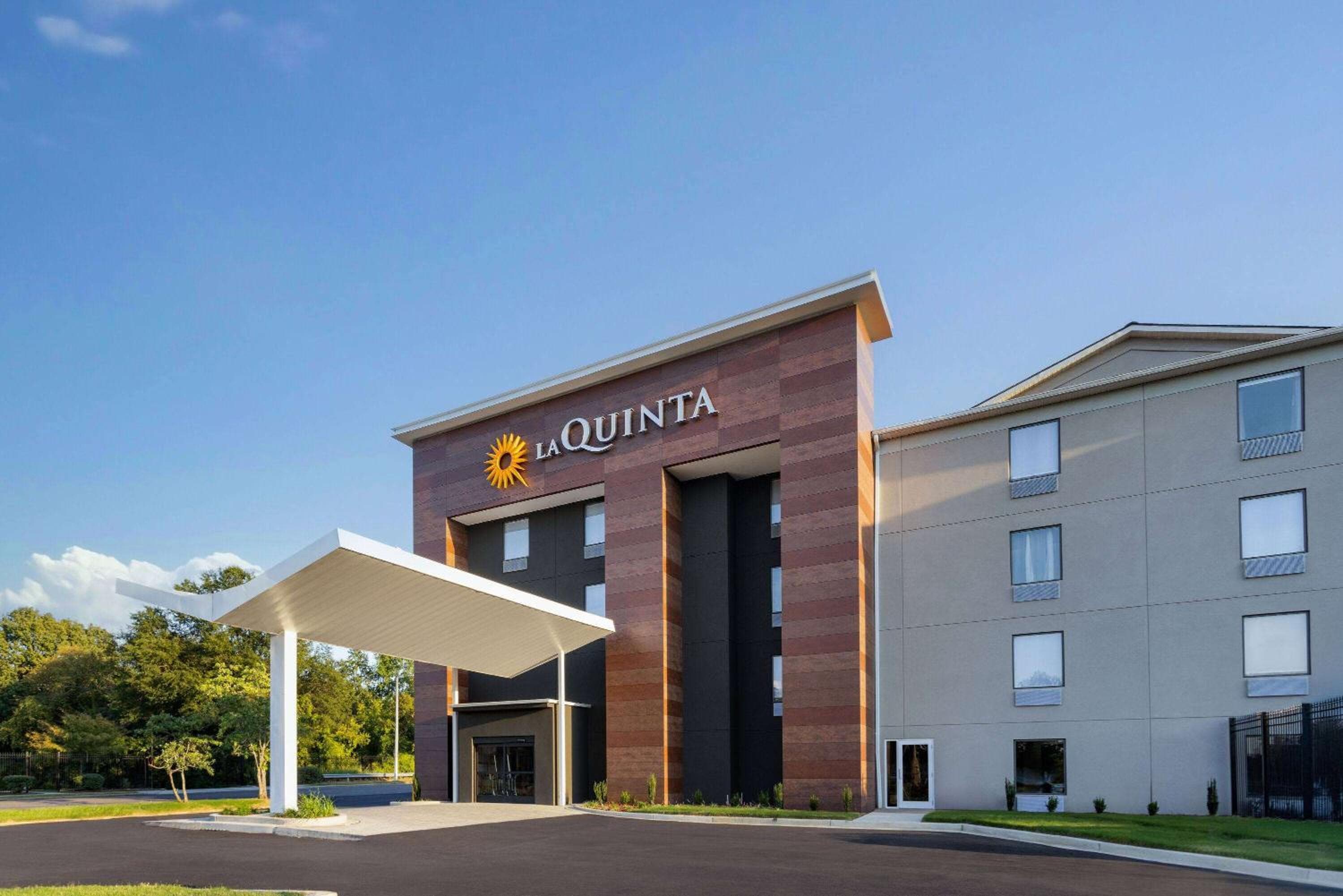 La Quinta Inn & Suites by Wyndham Memphis I-240