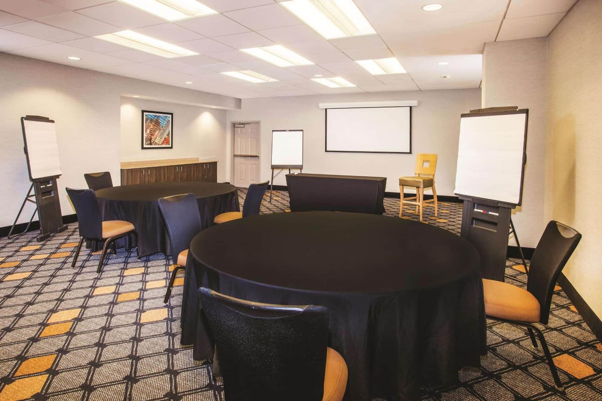 La Quinta Inn & Suites by Wyndham Chicago Downtown