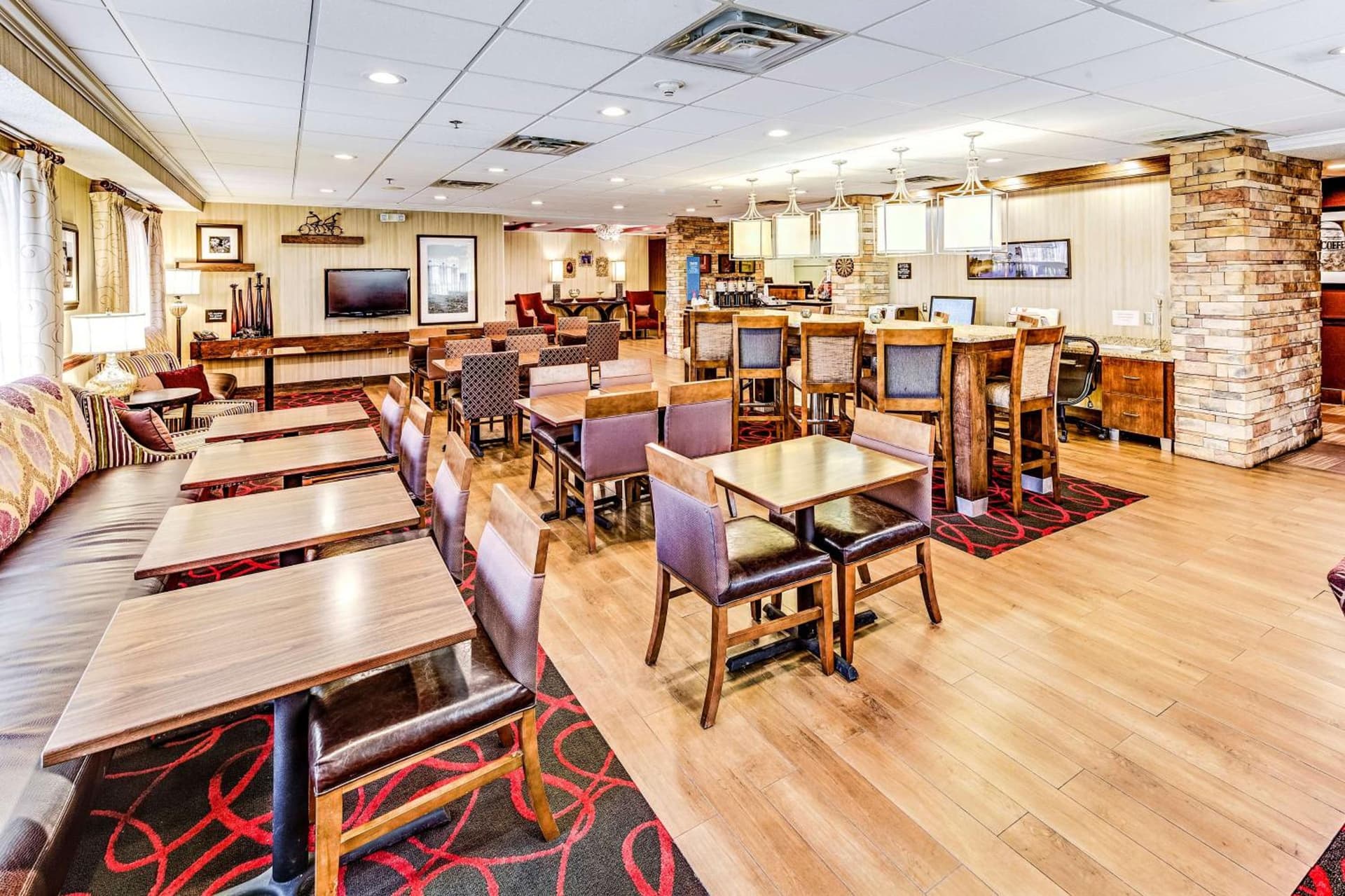 Hampton Inn by Hilton Columbus I-70E/Hamilton Rd.