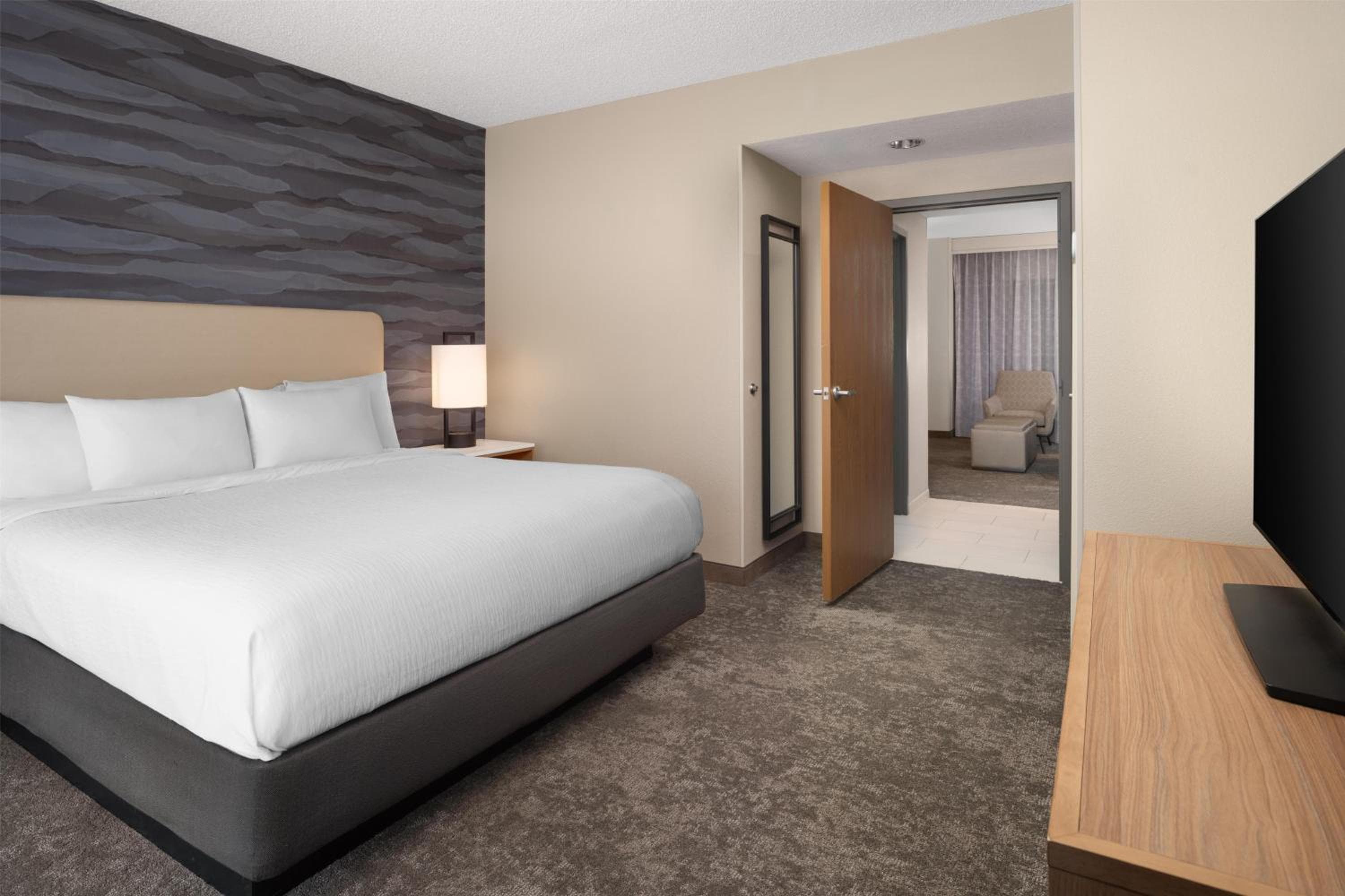 Embassy Suites by Hilton Charleston Airport Hotel & Convention Center