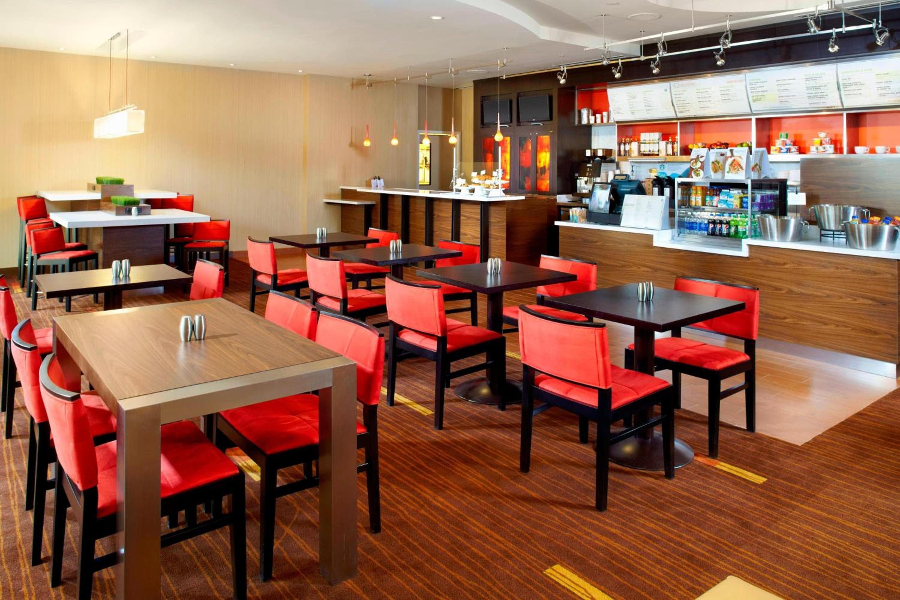 Courtyard by Marriott Pittsburgh West Homestead Waterfront