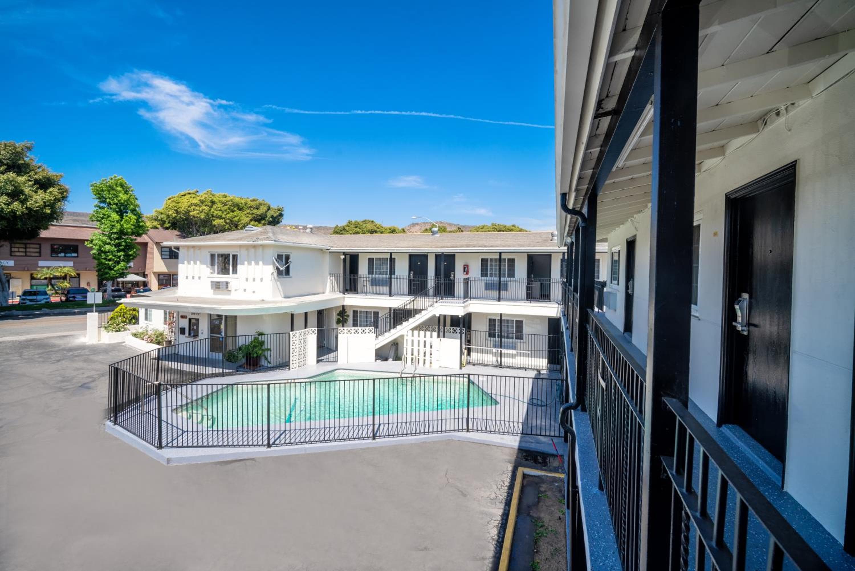 ERTH INN by AGA- San Ysidro