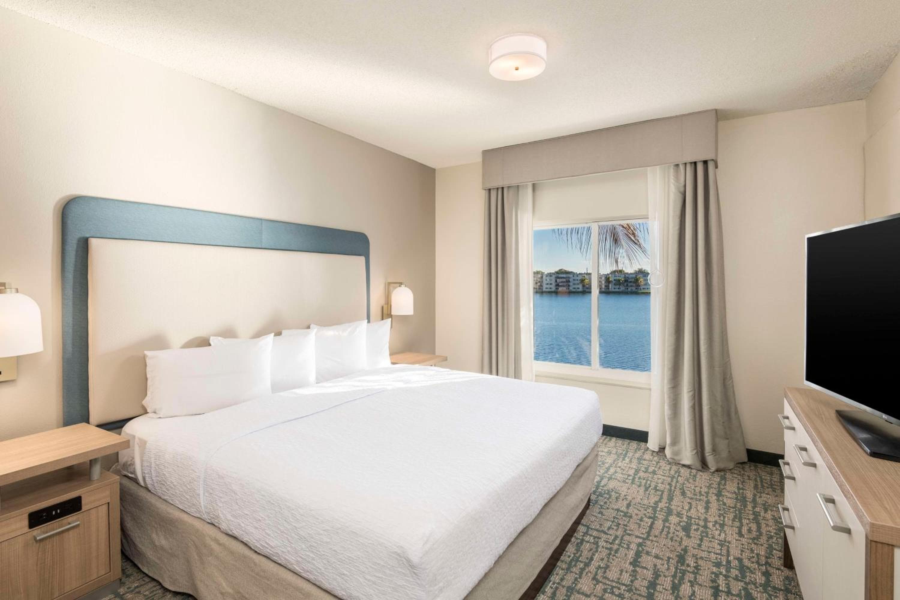 Homewood Suites by Hilton Miami Airport-Blue Lagoon