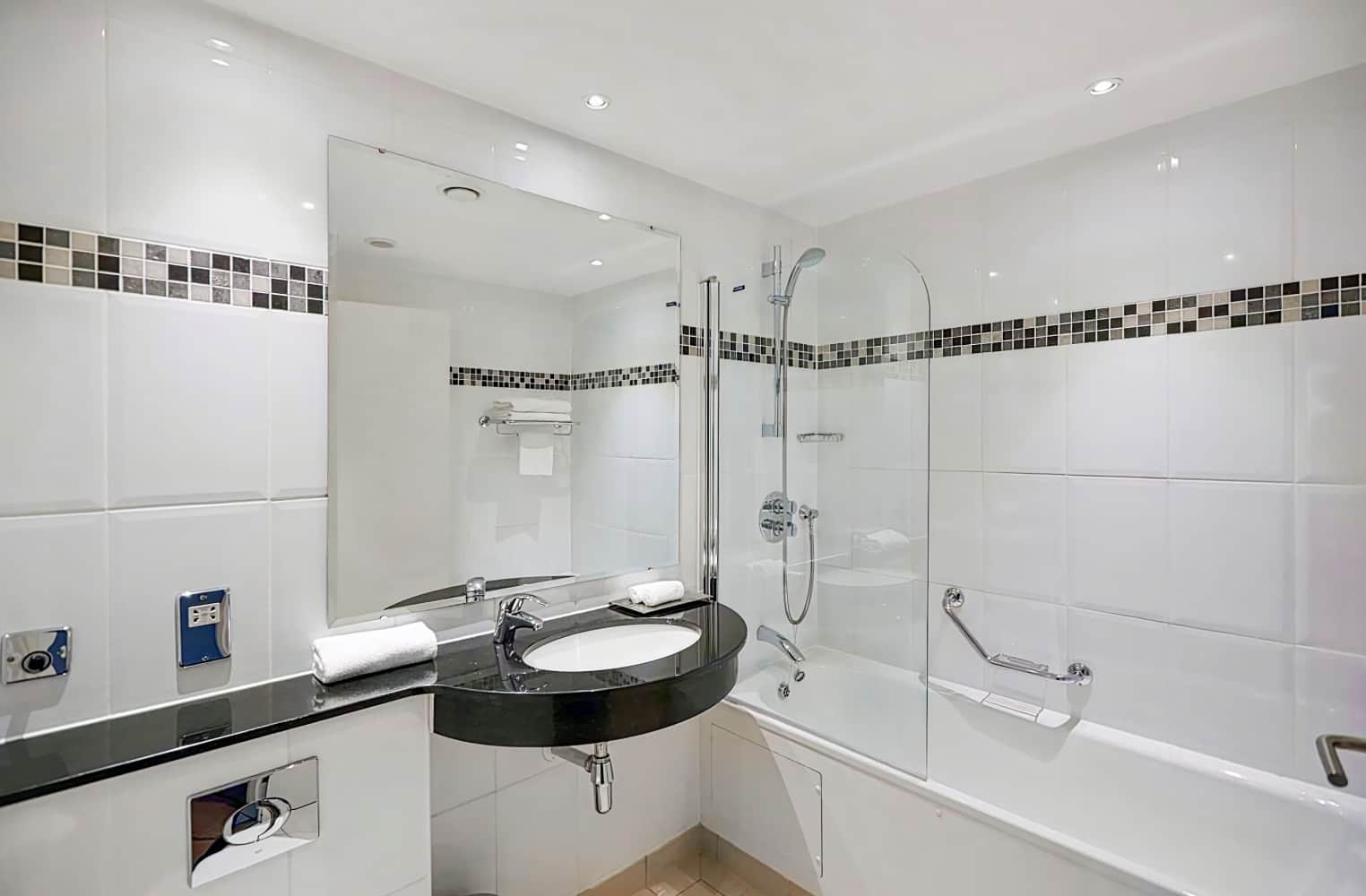 DoubleTree by Hilton Bristol North